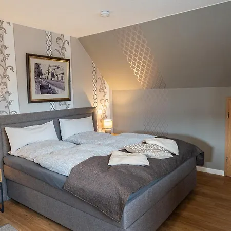 Demir Apartmán *